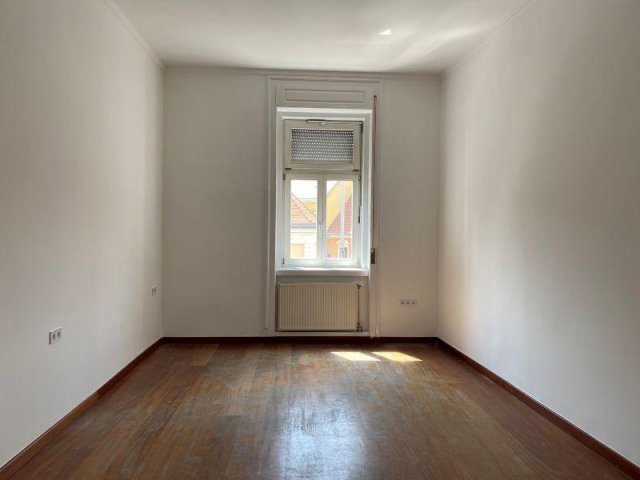 Eladó téglalakás, Mosonmagyaróváron 38.9 M Ft, 1 szobás