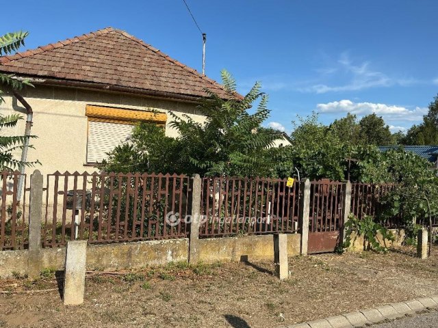 Eladó családi ház, Nagykállóban 18.5 M Ft, 2 szobás