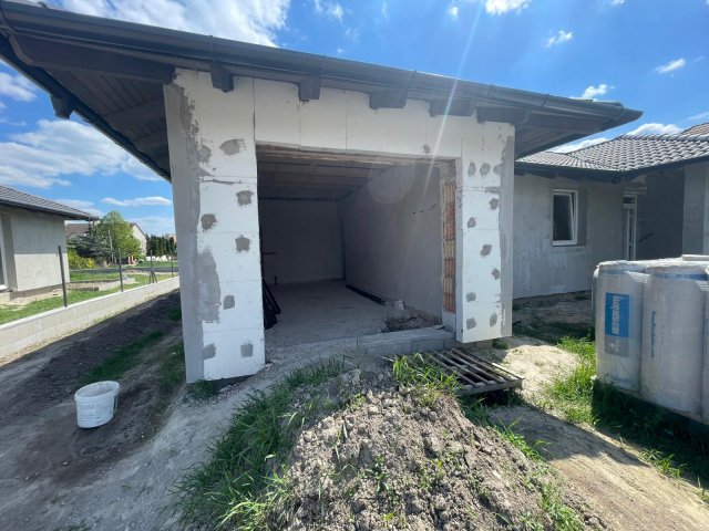 Eladó családi ház, Szigetszentmiklóson 129 M Ft, 5 szobás