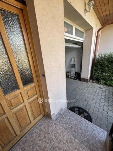 Eladó sorház, Hajdúszoboszlón 103.9 M Ft, 3+2 szobás