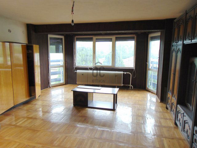 Eladó családi ház, Egerben 95 M Ft, 11 szobás