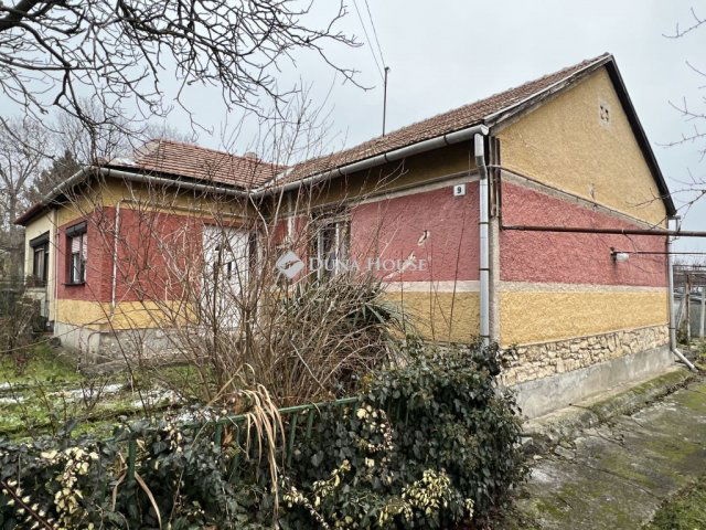 Eladó családi ház, Várpalotán 21.99 M Ft, 3 szobás