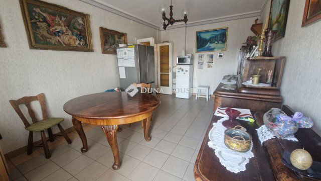 Eladó téglalakás, Székesfehérvárott 85 M Ft, 5 szobás