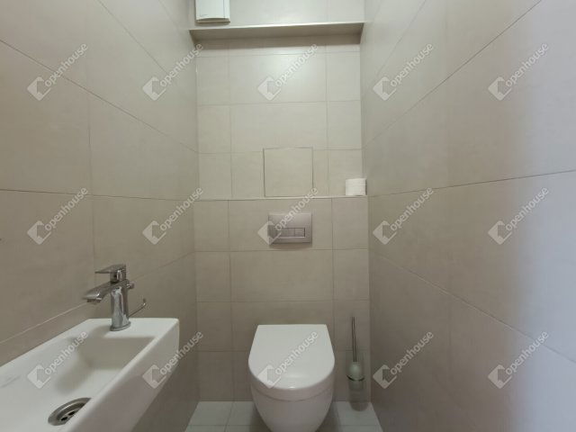 Eladó téglalakás, Sopronban 95.9 M Ft, 3 szobás