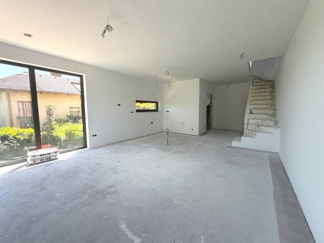 Eladó ikerház, Budapesten, III. kerületben 284.9 M Ft, 5 szobás