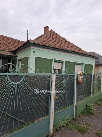 Eladó családi ház, Taktaharkányon 6.99 M Ft, 3 szobás