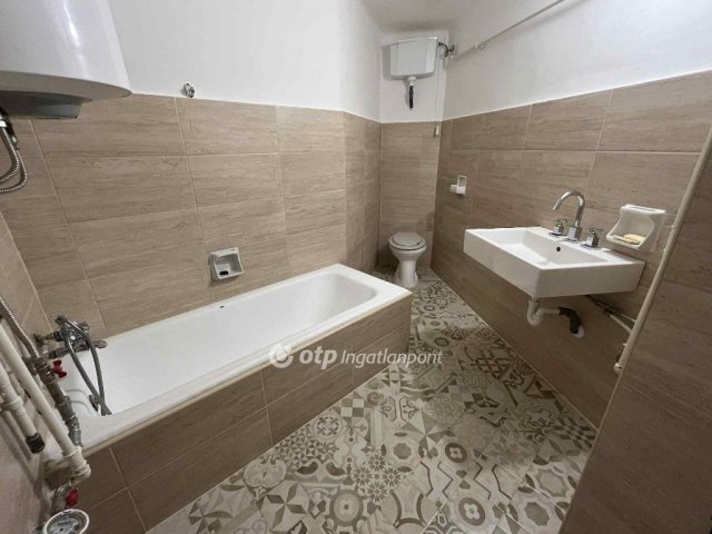 Eladó téglalakás, Nagykőrösön 31.9 M Ft, 2 szobás