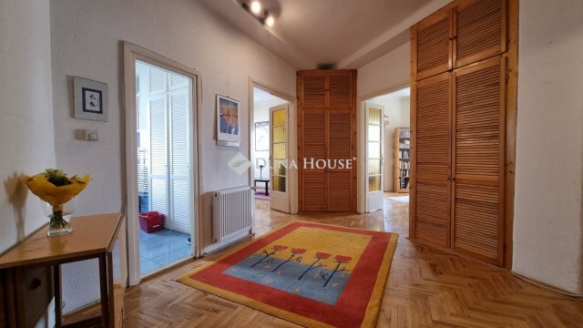 Eladó téglalakás, Budapesten, XI. kerületben, Karolina úton