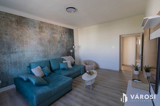 Kiadó téglalakás, albérlet, Szegeden 250 E Ft / hó, 2 szobás