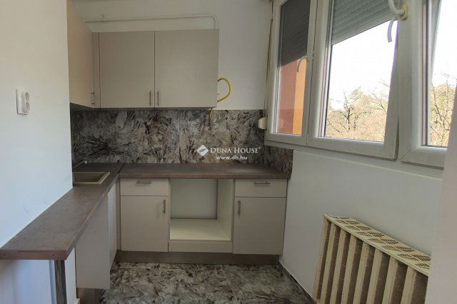 Eladó panellakás, Szombathelyen 44.9 M Ft, 2 szobás