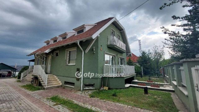 Eladó családi ház, Veresegyházon 129 M Ft, 7 szobás