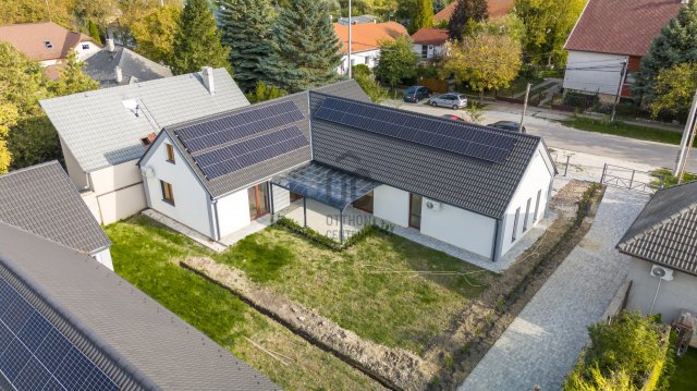 Eladó családi ház, Biatorbágyon, Petőfi utcában 225 M Ft