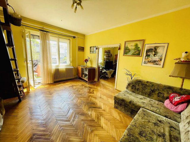 Eladó téglalakás, Vácon 65 M Ft, 4+1 szobás