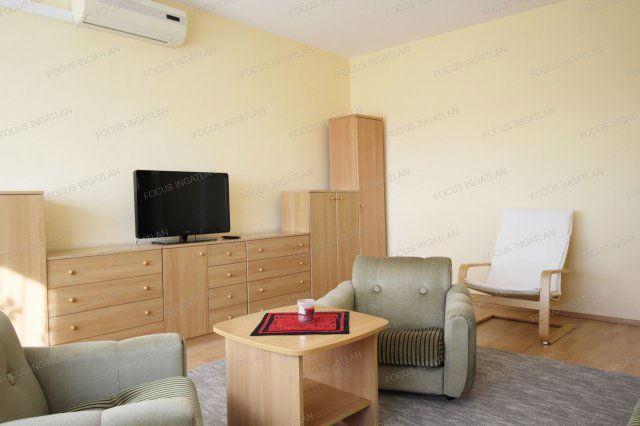 Kiadó panellakás, albérlet, Kecskeméten 130 E Ft / hó, 2 szobás