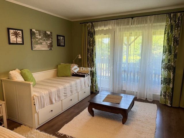 Eladó családi ház, Balatonfenyvesen 179.9 M Ft, 5 szobás