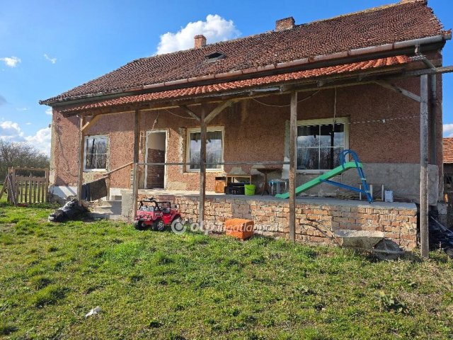 Eladó családi ház, Vináron 35.49 M Ft, 3 szobás