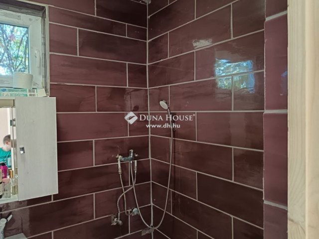 Eladó családi ház, Törtelen 30.9 M Ft, 2 szobás