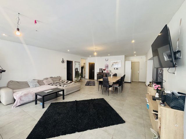 Eladó családi ház, Cegléden 99.9 M Ft, 4 szobás