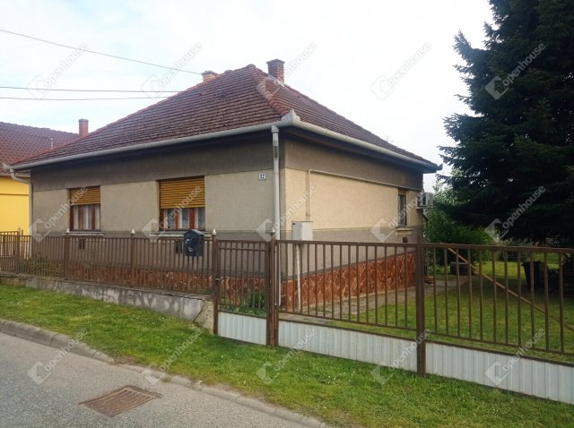 Eladó családi ház, Zalaegerszegen 39.9 M Ft, 2 szobás