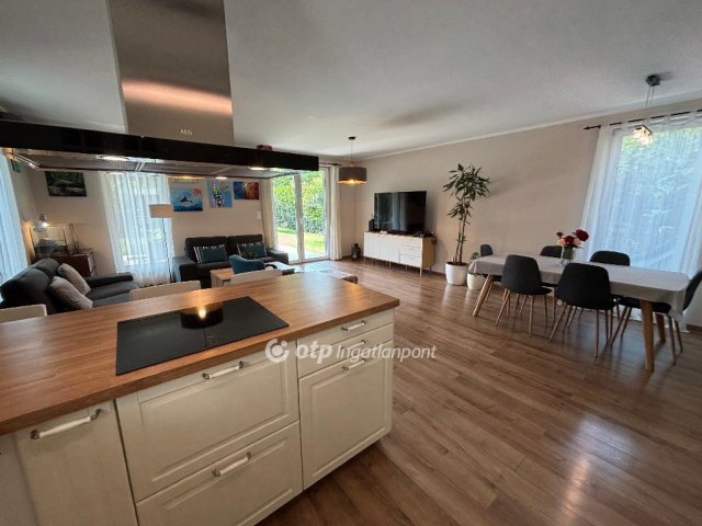 Eladó ikerház, Dunakeszin 234.9 M Ft, 5 szobás