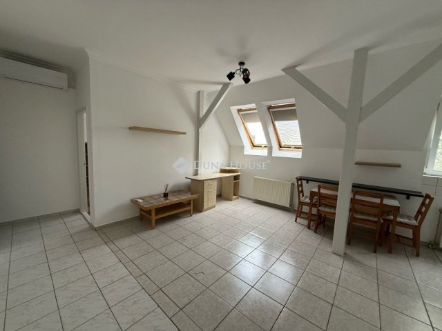 Kiadó téglalakás, albérlet, Kecskeméten 180 E Ft / hó