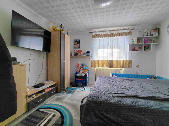 Eladó családi ház, Cegléden 29.9 M Ft, 2 szobás