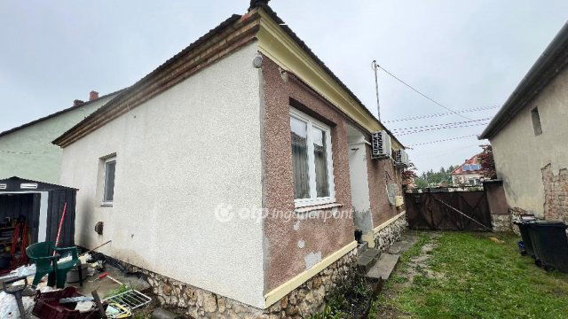 Eladó családi ház, Bébén 26.9 M Ft, 2 szobás