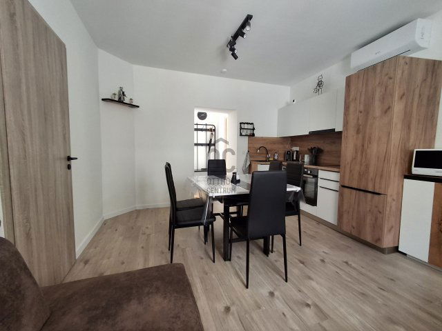 Kiadó téglalakás, albérlet, Pécsett 300 E Ft / hó, 2 szobás