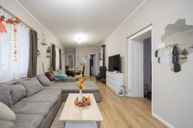 Eladó családi ház, Diósjenőn 54.9 M Ft, 4 szobás