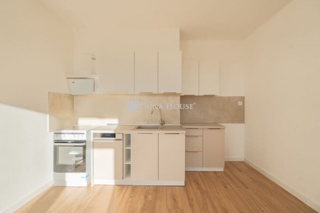 Eladó téglalakás, Tatán, Bartók Béla utcában 59.9 M Ft