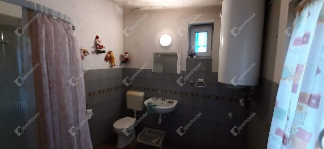 Eladó családi ház, Lovásziban 7.6 M Ft, 2 szobás