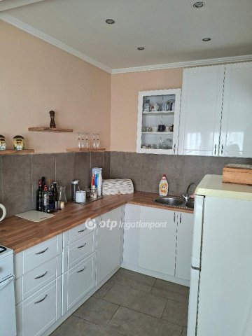 Eladó családi ház, Kunszentmiklóson 55.4 M Ft, 2+1 szobás