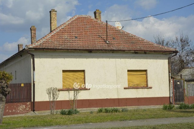 Eladó családi ház, Jászkarajenőn 25 M Ft, 3 szobás