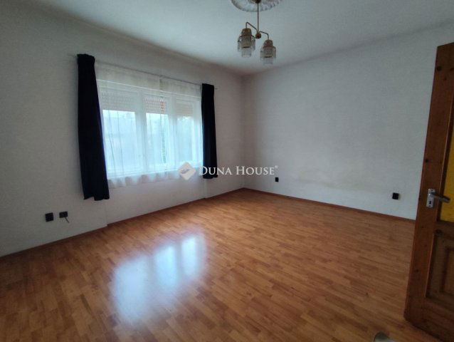 Eladó téglalakás, Budapesten, XI. kerületben, Adony utcában