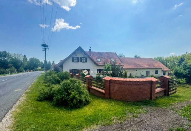 Eladó családi ház, Rönökön 179 M Ft, 6 szobás