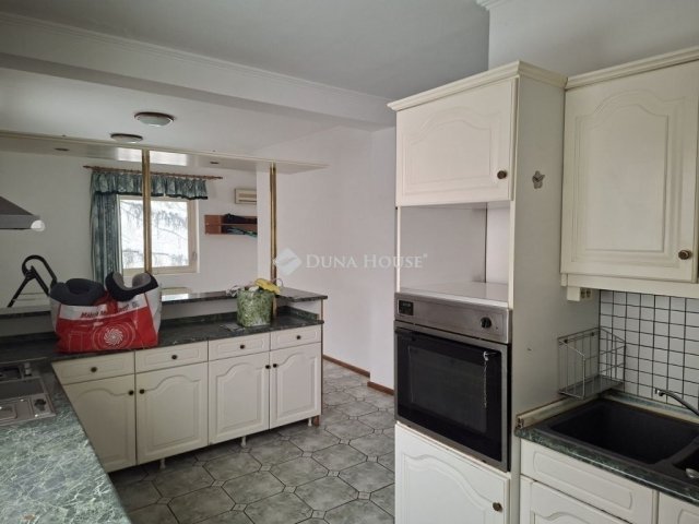 Eladó családi ház, Sülysápon 95.5 M Ft, 5 szobás