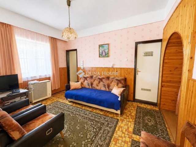 Eladó családi ház, Dányon 45 M Ft, 4 szobás