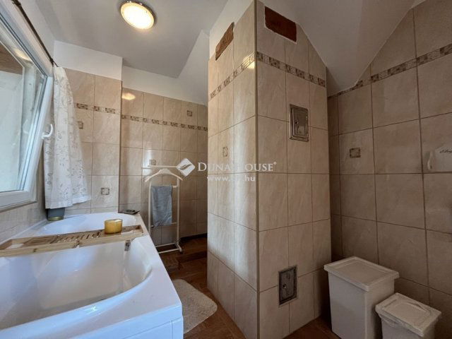 Eladó családi ház, Veszprémben 79 M Ft, 3 szobás