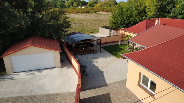 Eladó családi ház, Tabdin 120 M Ft, 4 szobás