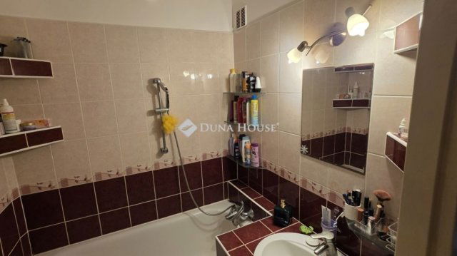 Eladó panellakás, Hódmezővásárhelyen 49.9 M Ft, 2+1 szobás