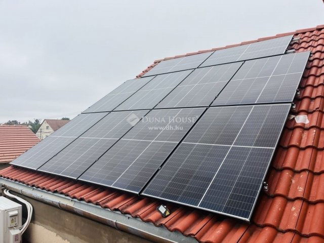 Eladó családi ház, Érden 129.9 M Ft, 7+1 szobás