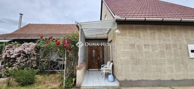 Eladó családi ház, Szentlőrinckátán 35 M Ft, 3 szobás