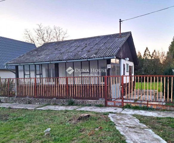 Eladó családi ház, Tiszakécskén 10 M Ft, 1 szobás