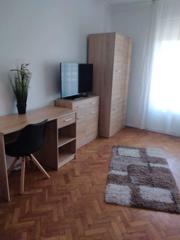 Kiadó téglalakás, albérlet, Pécsett, Jókai utcában, 1 szobás