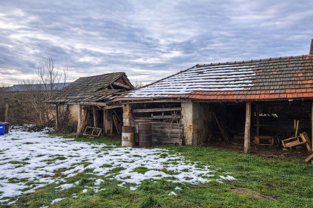 Eladó családi ház, Mikén 10 M Ft, 2 szobás