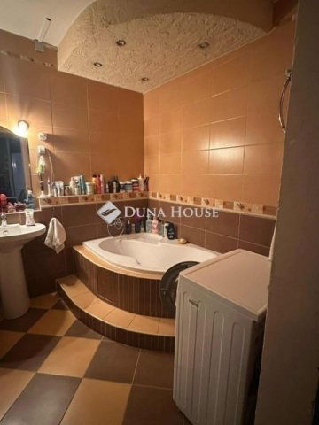 Eladó panellakás, Budapesten, XX. kerületben 68.5 M Ft, 2 szobás