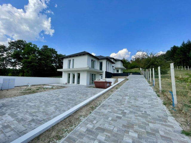 Eladó ikerház, Gödöllőn 164 M Ft, 4 szobás