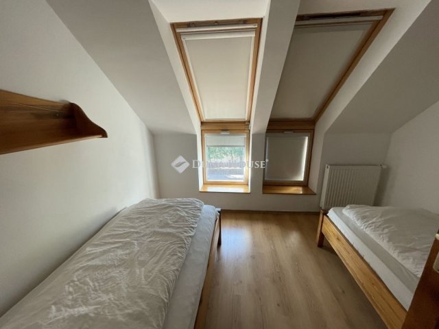 Eladó nyaraló, Sárváron 325 M Ft, 13 szobás