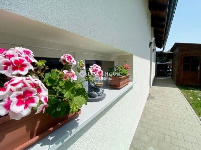 Eladó ikerház, Sárváron 85 M Ft, 4 szobás
