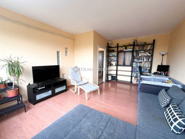 Eladó panellakás, Szigetszentmiklóson 54.9 M Ft, 2 szobás